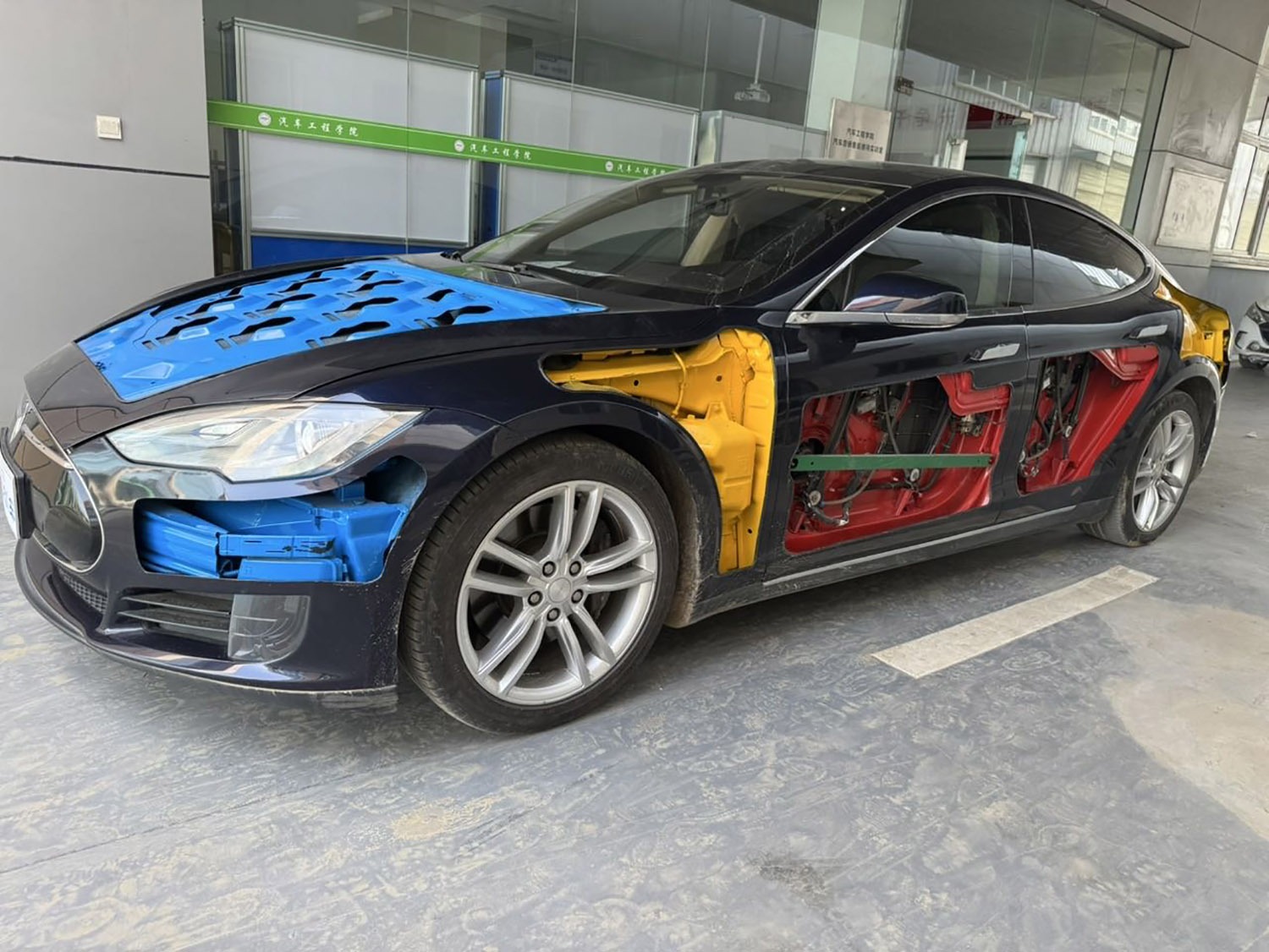 特斯拉实训车
